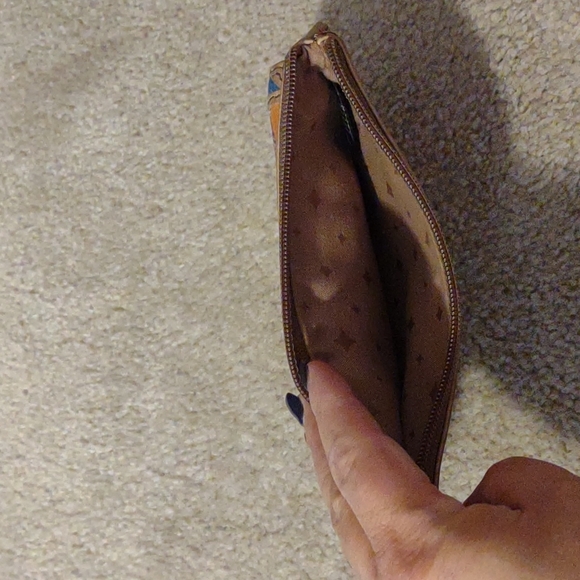 Fossil Tan and multi colored wallet - Picture 4 of 4